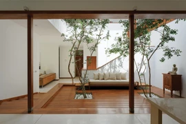 Nhà 2 tầng hiện đại tận hưởng thiên nhiên ở mọi góc 