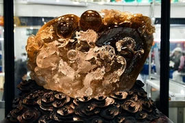 Cận cảnh gian hàng đá quý tiền tỷ tại Hội chợ Mùa Thu 2025