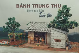 Cận cảnh chiếc bánh trung thu mô phỏng tiệm tạp hóa tuổi thơ đang gây sốt 