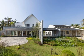 Nhà bê tông thô mộc đẹp lạ lùng ở Vĩnh Long