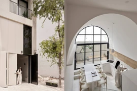 Nhà phố 3 tầng tối giản ngập sáng giữa đô thị