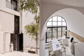 Nhà phố 3 tầng tối giản ngập sáng giữa đô thị