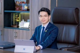 Chân dung Chủ tịch KienlongBank gây sốt với trình diễn cực "cháy" 