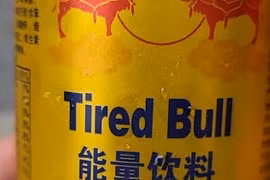 Mua nước tăng lực “bò húc” qua mạng, bất ngờ nhận lon “bò mệt”