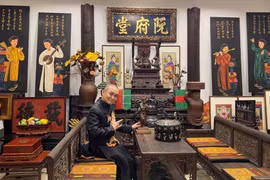 Bên trong căn nhà giữa phố cổ Hà Nội của NSƯT Xuân Hinh