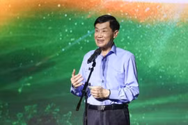 Đời thường giản dị của tỷ phú Johnathan Hạnh Nguyễn