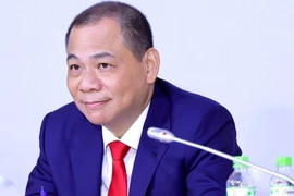 Tỷ phú Phạm Nhật Vượng tiến sát Top 60 người giàu nhất thế giới