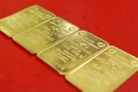 Giá vàng hôm nay 03/8: Tăng cao kỷ lục?