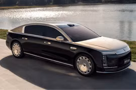 Maextro S800 của Huwei vượt mặt BMW 7-Series tại thị trường tỷ dân