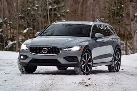 Volvo V60 Cross Country bán gần 3 tỷ đồng tại Việt Nam bị khai tử ở Mỹ