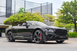 "Soi" Bentley Continental GTC S V8 Vietnam Skyline Edition độc bản Việt Nam
