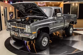 Tận thấy Chevrolet Silverado 1987 - chiếc xe bán tải nhiều người mơ ước