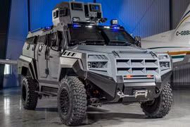 Ford F-550 độ Roshel Senator - SUV chống đạn cấp B7, giá gần 9,5 tỷ đồng