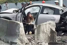 Nio EC6 gãy đôi sau tai nạn kinh hoàng, hành khách thoát nạn thần kỳ