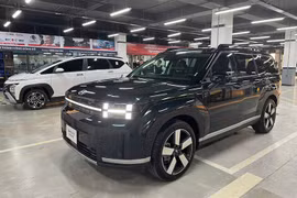 Hyundai SantaFe Hybrid mới ra mắt Việt Nam đã giảm 50 triệu tại đại lý