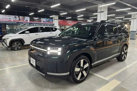 Hyundai SantaFe Hybrid mới ra mắt Việt Nam đã giảm 50 triệu tại đại lý