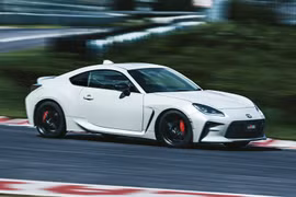 "Huyền thoại" Toyota GR 86 bản 2026 ra mắt Thái Lan, gần 2,5 tỷ đồng