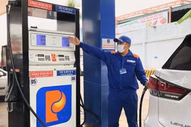 Giá xăng đồng loạt giảm, xuống dưới 20.000 đồng một lít