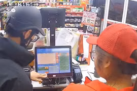 Kẻ dùng dao khống chế nhân viên tại Circle K đầu thú sau khi tiêu hết tiền