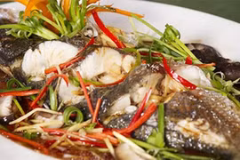 Cá dầm xanh đặc sản “ngũ quý hà thủy” giá cao vẫn hút khách