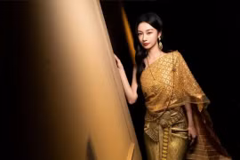 Jun Vũ gây "sốt" với vẻ quý phái trong trang phục truyền thống Thái Lan