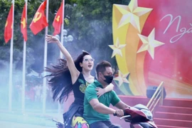Hé lộ danh tính "girl phố" hot nhất cõi mạng cuối tuần qua