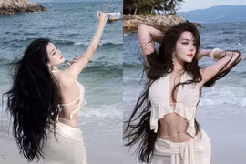 "Đệ nhất hot girl Sài thành" Võ Ngọc Trân khoe dáng nóng bỏng ở biển