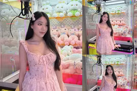 "Phú bà" Yogurt Ng gây "sốt" với loạt ảnh bên máy gắp gấu