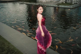 MC Khánh Vy "đốn tim" fan với bờ vai trần nõn nà, gợi cảm bất ngờ