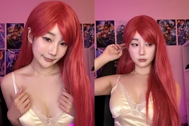 Nữ MC EWC 2025 "đốn tim" fan với trang phục "hờ hững"