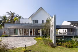 Báo Mỹ "ngả mũ" trước ngôi nhà với 7 khoảng sân tại Việt Nam 