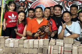 "Sửng sốt" chú gà chọi đắt bậc nhất lịch sử, hơn 5 tỷ đồng