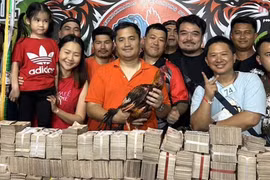 "Sửng sốt" chú gà chọi đắt bậc nhất lịch sử, hơn 5 tỷ đồng