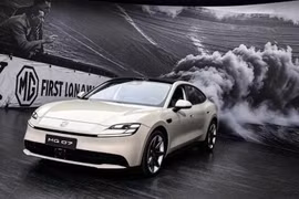 MG 07 PHEV chạy điện 245 km, chạy full 1.745 km rục rịch ra mắt