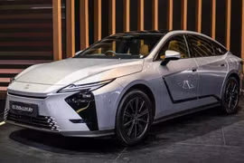 [GALLERY] Lexus ES 2026 ra mắt Đông Nam Á từ 1,9 tỷ đồng, chờ về Việt Nam