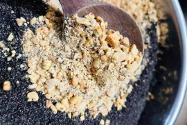 Món xưa "nhà nghèo" ăn phát chán, nay dân phố lùng mua 