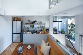 Ngôi nhà trong hẻm 27m2 ngập nắng gió đến bất ngờ 