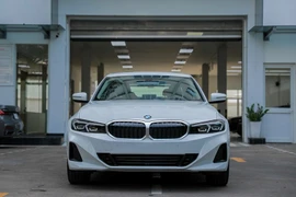 BMW 320i đang giảm giá tới trăm triệu đồng tháng 11/2025