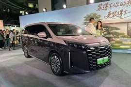 BYD M9 2026 từ 724 triệu đồng, chạy 218km không "uống 1 giọt xăng"