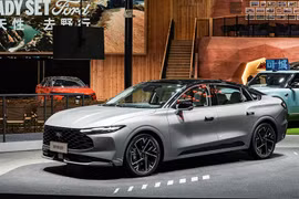 Ford Mondeo 2026 ra mắt thị trường tỷ dân, thiết kế đẹp như Mustang