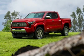 Mục sở thị Toyota Tacoma 2026 - bán tải hạng nặng từ 839 triệu đồng
