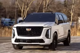 "Soi" Cadillac Escalade ESV 2025 có giá đắt hơn cả Lamborghini Urus