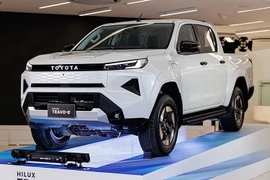 Toyota Hilux 2026 tăng giá mạnh khi về Việt Nam, bản cao nhất tới 1,1 tỷ