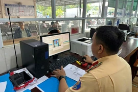 Đổi bằng lái xe sang thẻ PET mới nhất 2025 cần làm những gì?