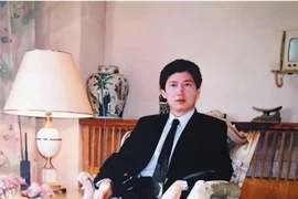 Cuộc đời sóng gió của "tỷ phú ăn bám" qua đời ở tuổi 76