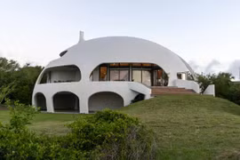 Bên trong biệt thự 5 triệu USD có khả năng chống bão