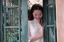 Karen Nguyễn diện áo dài đẹp miễn chê, khoe nhan sắc ngày càng mặn mà