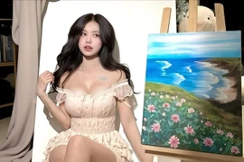 Nữ cosplayer Nguyễn Hữu Kiều Oanh gây sốt với nhan sắc đẹp bên khung vẽ