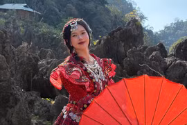 Đỗ Yên Đan diện đồ dân tộc, rạng rỡ mừng Tết cổ truyền đồng bào H’Mông