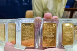 Giá vàng hôm nay 24/8: Vàng miếng tăng dựng đứng?